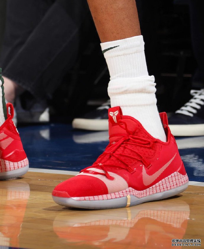 库里6格林奇偷走圣诞定制配色曝光 圣诞大战球星上脚了哪些好看的配色 库里6格林奇偷走圣诞定制配色曝光 圣诞大战球星上脚了哪些好看的配色