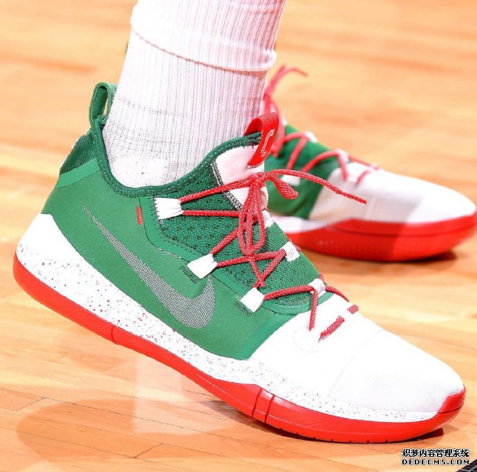 库里6格林奇偷走圣诞定制配色曝光 圣诞大战球星上脚了哪些好看的配色 库里6格林奇偷走圣诞定制配色曝光 圣诞大战球星上脚了哪些好看的配色